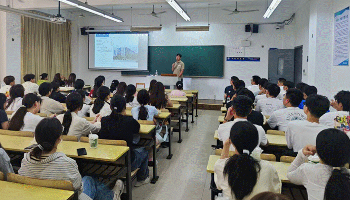 会议室里的人们  AI 生成的内容可能不正确。